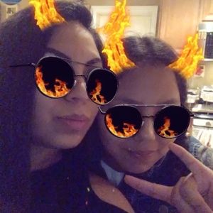 Meet your Posher, Almita